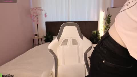 eva hamilton online show from 4, 6, 2026