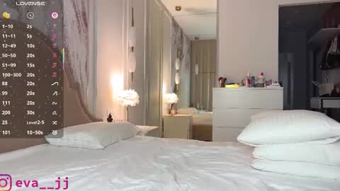 Snapshot of eva_j chatting on 3, 12, 2025 Free toy control in pvt online show from 3, 12, 2025