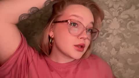 Snapshot of eva_kittenn chatting on 22, 9, 2025 eva_kittenn online show from 22, 9, 2025