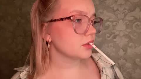 Snapshot of eva_kittenn chatting on 27, 9, 2025 eva_kittenn online show from 27, 9, 2025