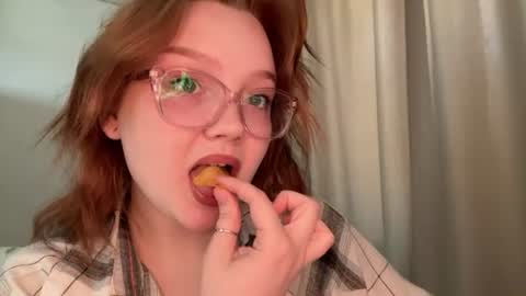 Snapshot of eva_kittenn chatting on 18, 7, 2026 eva_kittenn online show from 18, 7, 2026