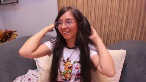 Snapshot of eva_macalliter chatting on 24, 12, 2024 Angelinne online show from 24, 12, 2024