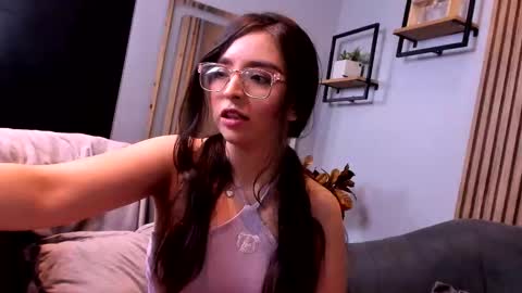 Snapshot of eva_macalliter chatting on 29, 10, 2025 Angelinne online show from 29, 10, 2025