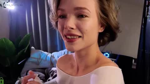 Snapshot of eva_natsumi chatting on 17, 9, 2025 Eva online show from 17, 9, 2025