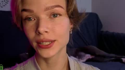 Snapshot of eva_natsumi chatting on 15, 10, 2025 Eva online show from 15, 10, 2025