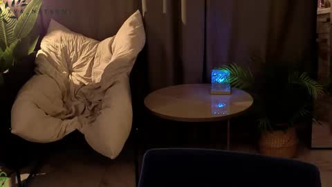 Snapshot of eva_natsumi chatting on 19, 11, 2025 Eva online show from 19, 11, 2025