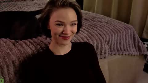 Snapshot of eva_natsumi chatting on 16, 12, 2025 Eva online show from 16, 12, 2025