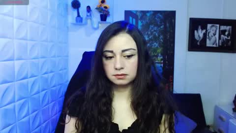 Snapshot of eva_rosell chatting on 1, 12, 2025 Eva online show from 1, 12, 2025