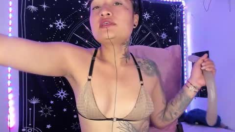 Snapshot of eva_sanderslee chatting on 21, 11, 2025 Eva online show from 21, 11, 2025