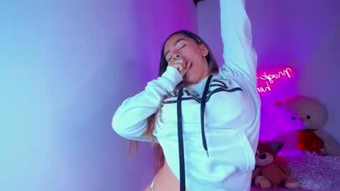 Eva Shinee online show from 7, 2, 2025