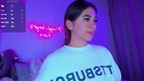 Eva Shinee online show from 23, 10, 2025