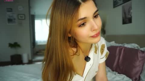 Snapshot of eva_zill_blossom chatting on 28, 6, 2026 Hello my name is Eva its my first day here online show from 28, 6, 2026