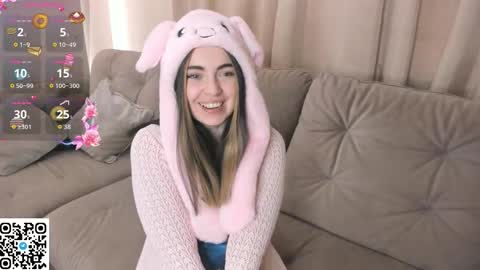 Snapshot of evablimey chatting on 13, 11, 2025 Eva online show from 13, 11, 2025