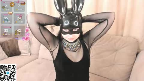 Snapshot of evablimey chatting on 26, 11, 2025 Eva online show from 26, 11, 2025