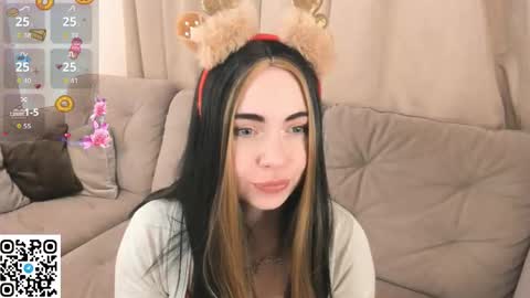 Snapshot of evablimey chatting on 27, 11, 2025 Eva online show from 27, 11, 2025