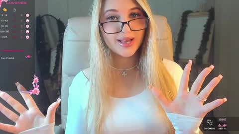 Eva  online show from 22, 12, 2024