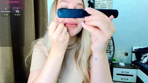 Eva  online show from 11, 9, 2025