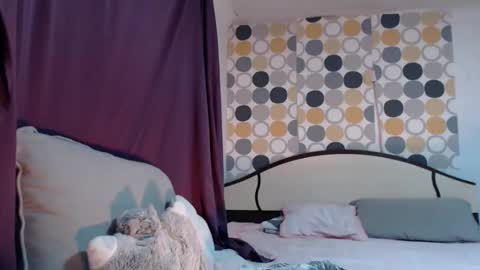 Snapshot of evacrisxxx chatting on 9, 10, 2025 hornycrissyyourlove online show from 9, 10, 2025