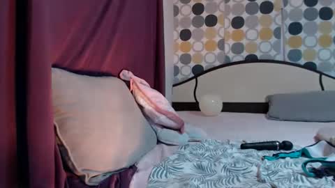 Snapshot of evacrisxxx chatting on 11, 10, 2025 hornycrissyyourlove online show from 11, 10, 2025