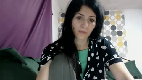 Snapshot of evacrisxxx chatting on 29, 10, 2025 hornycrissyyourlove online show from 29, 10, 2025