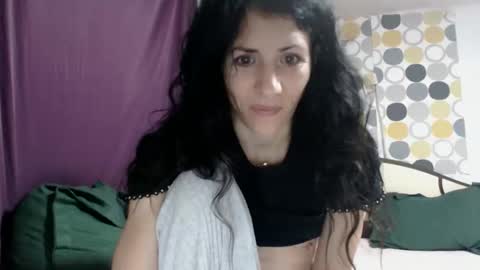 Snapshot of evacrisxxx chatting on 1, 11, 2025 hornycrissyyourlove online show from 1, 11, 2025