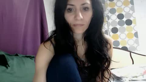 Snapshot of evacrisxxx chatting on 14, 12, 2025 hornycrissyyourlove online show from 14, 12, 2025