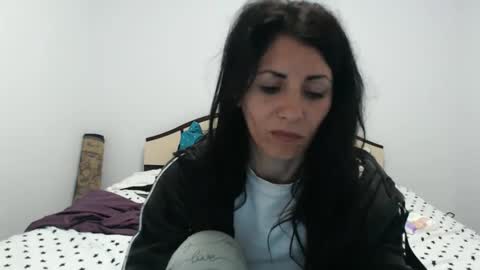 hornycrissyyourlove online show from 27, 4, 2026