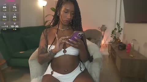 Snapshot of evajacksss_ chatting on 19, 7, 2026 evajacksss_ online show from 19, 7, 2026