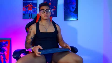 Snapshot of evan_greey chatting on 10, 9, 2025 EVAN GREY online show from 10, 9, 2025