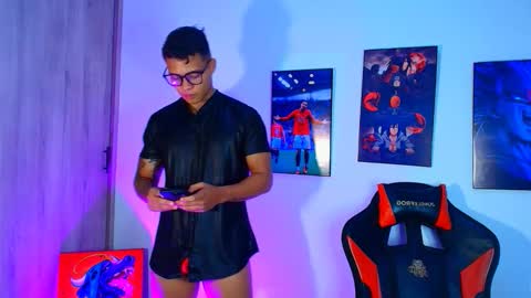 Snapshot of evan_greey chatting on 30, 10, 2025 EVAN GREY online show from 30, 10, 2025