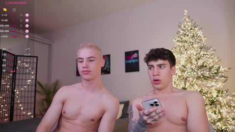 Snapshot of evan_white_ chatting on 5, 1, 2025 evan_white_ online show from 5, 1, 2025