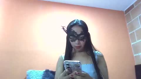 Snapshot of evangelinne_01 chatting on 28, 10, 2025 evangelinne_01 online show from 28, 10, 2025