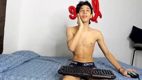 Snapshot of evans_collins24 chatting on 27, 11, 2025 Evans collins24 online show from 27, 11, 2025