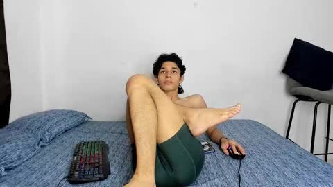 Snapshot of evans_collins24 chatting on 13, 12, 2025 Evans collins24 online show from 13, 12, 2025