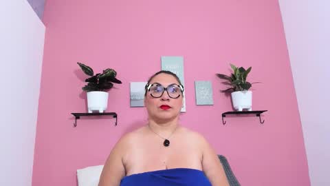 evapalmer_1 online show from 17, 9, 2025