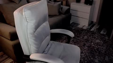 EvaRelusionJ online show from 10, 1, 2025