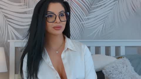 evareyss online show from 6, 1, 2025