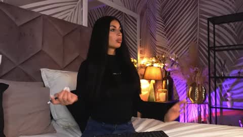 EvaRhea online show from 3, 4, 2026