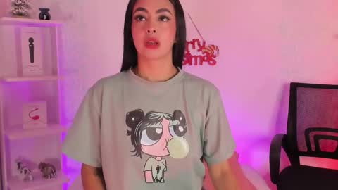 Snapshot of evaritz__ chatting on 14, 11, 2025 EVARITZ online show from 14, 11, 2025