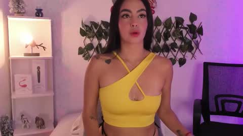 Snapshot of evaritz__ chatting on 23, 11, 2025 EVARITZ online show from 23, 11, 2025