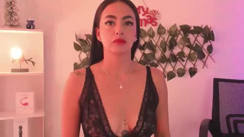 Snapshot of evaritz__ chatting on 2, 12, 2025 EVARITZ online show from 2, 12, 2025