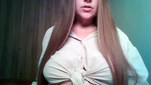 Snapshot of evasapples2026 chatting on 25, 6, 2026 evasapples2026 online show from 25, 6, 2026