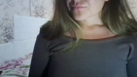 Snapshot of evasapples2026 chatting on 5, 7, 2026 evasapples2026 online show from 5, 7, 2026