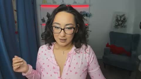 Snapshot of evasarazardje chatting on 4, 2, 2026 evasarazardje online show from 4, 2, 2026