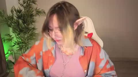 Snapshot of evathewitcher chatting on 12, 6, 2026 EvaTheWitcher online show from 12, 6, 2026