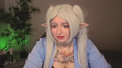 Snapshot of evathewitcher chatting on 19, 6, 2026 EvaTheWitcher online show from 19, 6, 2026