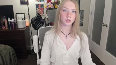 Snapshot of eve003300 chatting on 23, 12, 2024 Goddess Eve online show from 23, 12, 2024