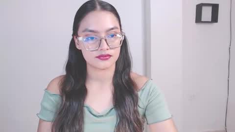 Snapshot of eve_rox18 chatting on 15, 12, 2025 Eve Rox18 online show from 15, 12, 2025