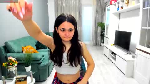 eveeevian online show from 8, 11, 2025