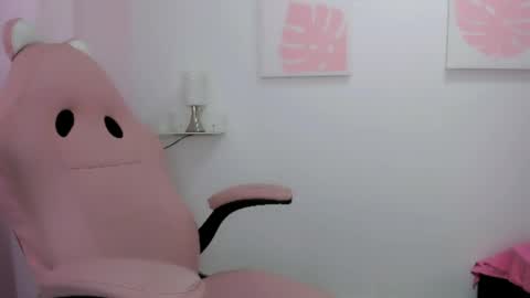 Evelin online show from 8, 4, 2026